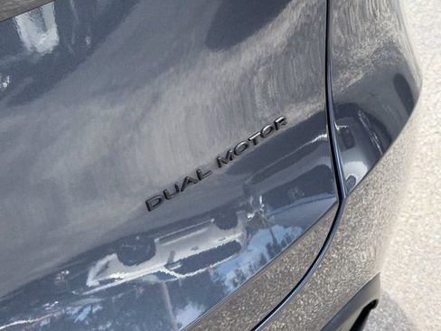 Used 2023 Tesla Model Y Long Range AWD/4WD image 16