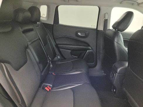 Used 2018 Jeep Compass Latitude AWD/4WD image 19