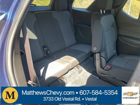 Used 2023 Chevrolet Traverse LT image 11