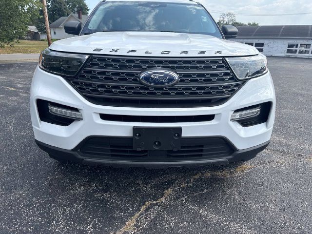 Used 2021 Ford Explorer XLT w/ Equipment Group 202A AWD/4WD image 12