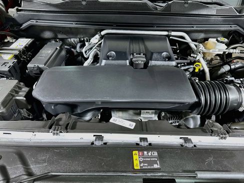 Used 2025 Chevrolet Colorado Trail Boss AWD/4WD image 19