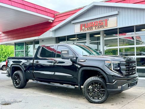 Used 2022 GMC Sierra 1500 Elevation AWD/4WD image 1