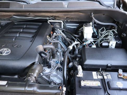 Used 2012 Toyota Sequoia SR5 w/ Premium Pkg AWD/4WD image 42