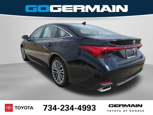 Used 2022 Toyota Avalon Limited w/ Advanced Safety Package FWD image 11
