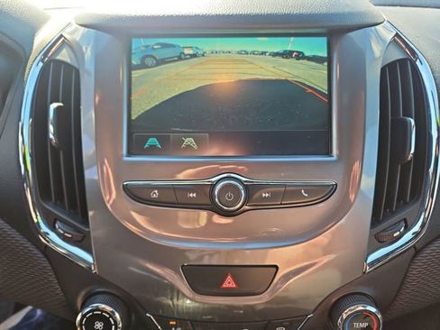 Used 2017 Chevrolet Cruze LT w/ Convenience Package image 21