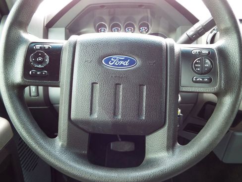 Used 2016 Ford F250 XLT w/ XLT Value Package AWD/4WD image 13