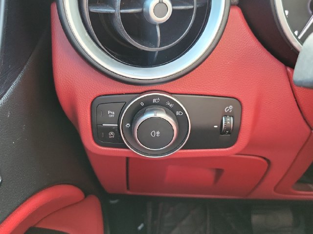 Used 2020 Alfa Romeo Stelvio w/ Nero Edizione RWD image 23