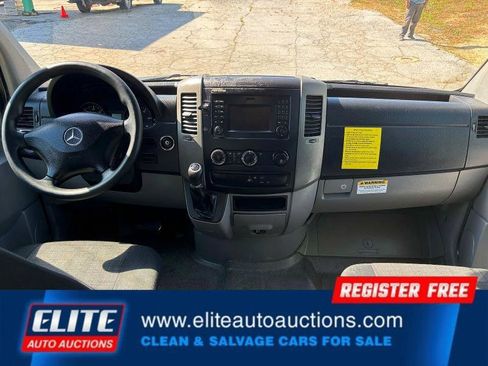 Used 2018 Mercedes-Benz Sprinter 2500 image 17