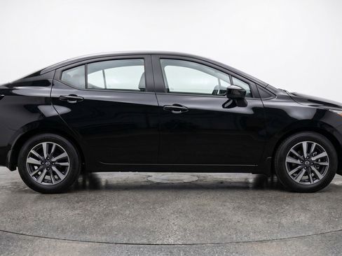 Used 2025 Nissan Versa SV FWD image 11