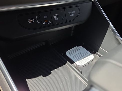 New 2026 Kia Carnival EX FWD image 42