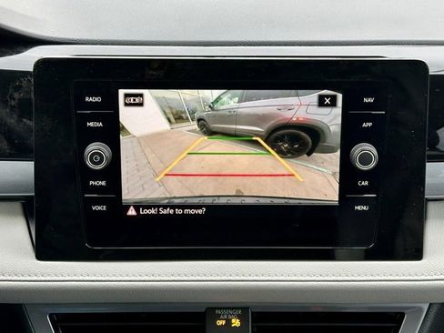 New 2026 Volkswagen Taos SEL image 25