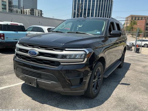 Used 2024 Ford Expedition XLT RWD image 4