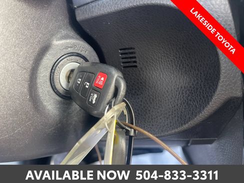 Used 2017 Toyota Corolla LE FWD image 31