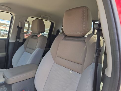 Used 2022 Nissan Frontier SV RWD image 9