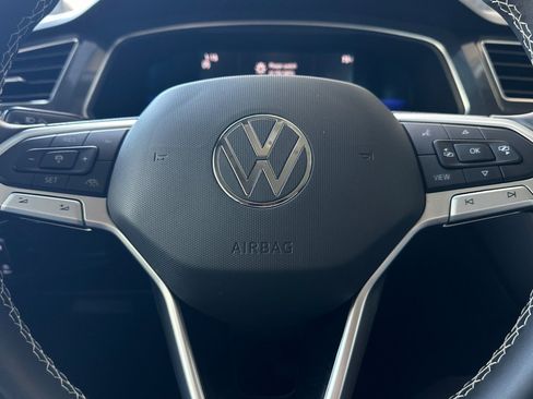 Used 2023 Volkswagen Tiguan SE FWD image 25
