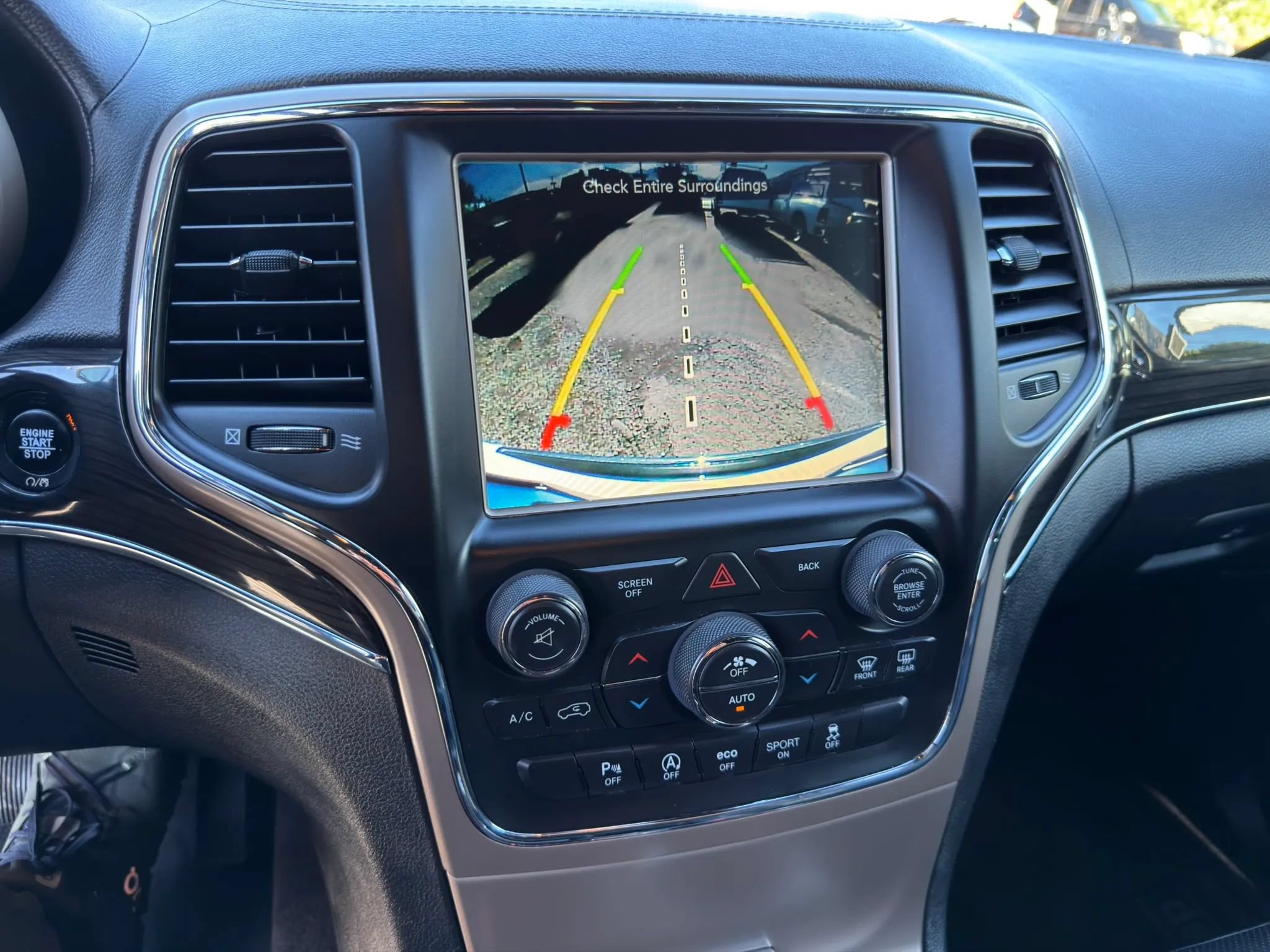 Used 2017 Jeep Grand Cherokee Overland AWD/4WD image 36