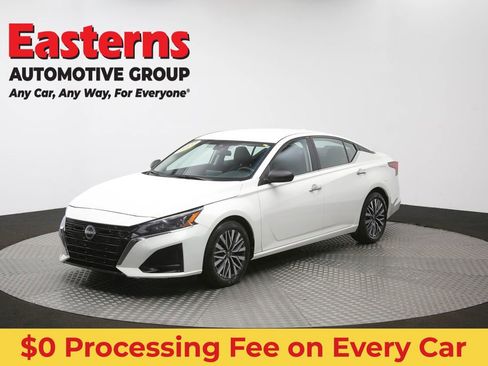 Used 2025 Nissan Altima 2.5 SV FWD image 55