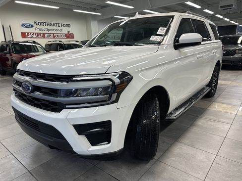 Used 2022 Ford Expedition XLT image 14