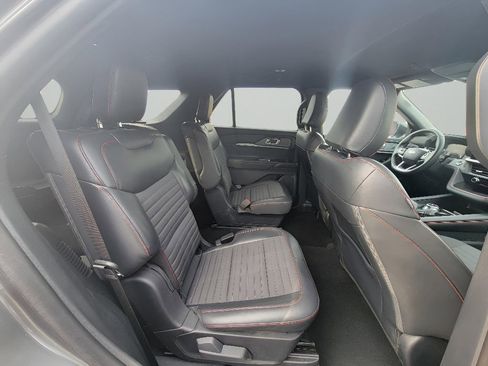 Used 2025 Ford Explorer ST-Line image 33