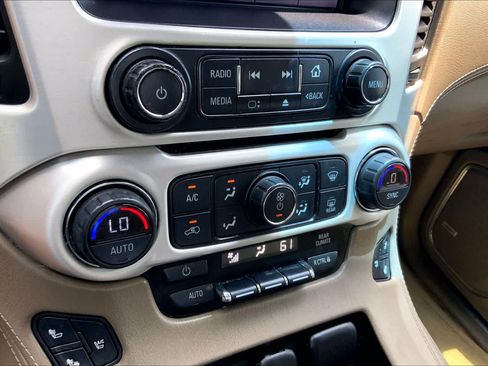 Used 2015 GMC Yukon SLT w/ Open Road Package AWD/4WD image 32