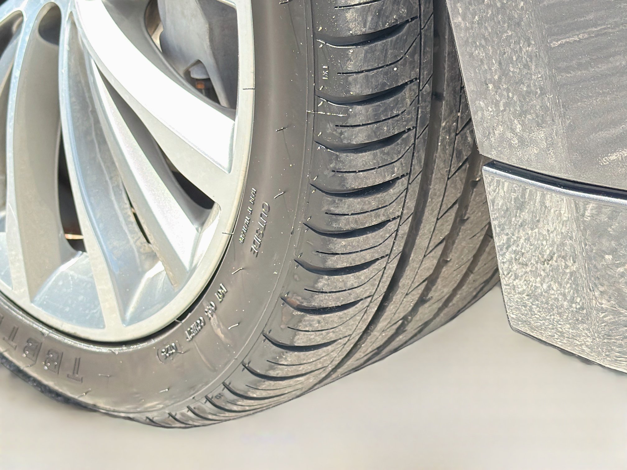 Used 2023 BMW 540i w/ Premium Package RWD image 44