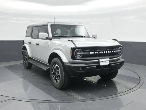 New 2026 Ford Bronco Outer Banks AWD/4WD image 8