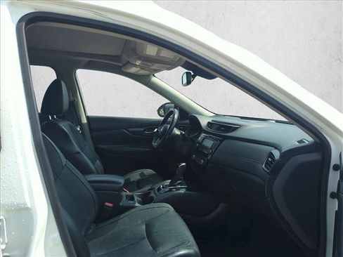 Used 2018 Nissan Rogue SL w/ Premium Package image 16