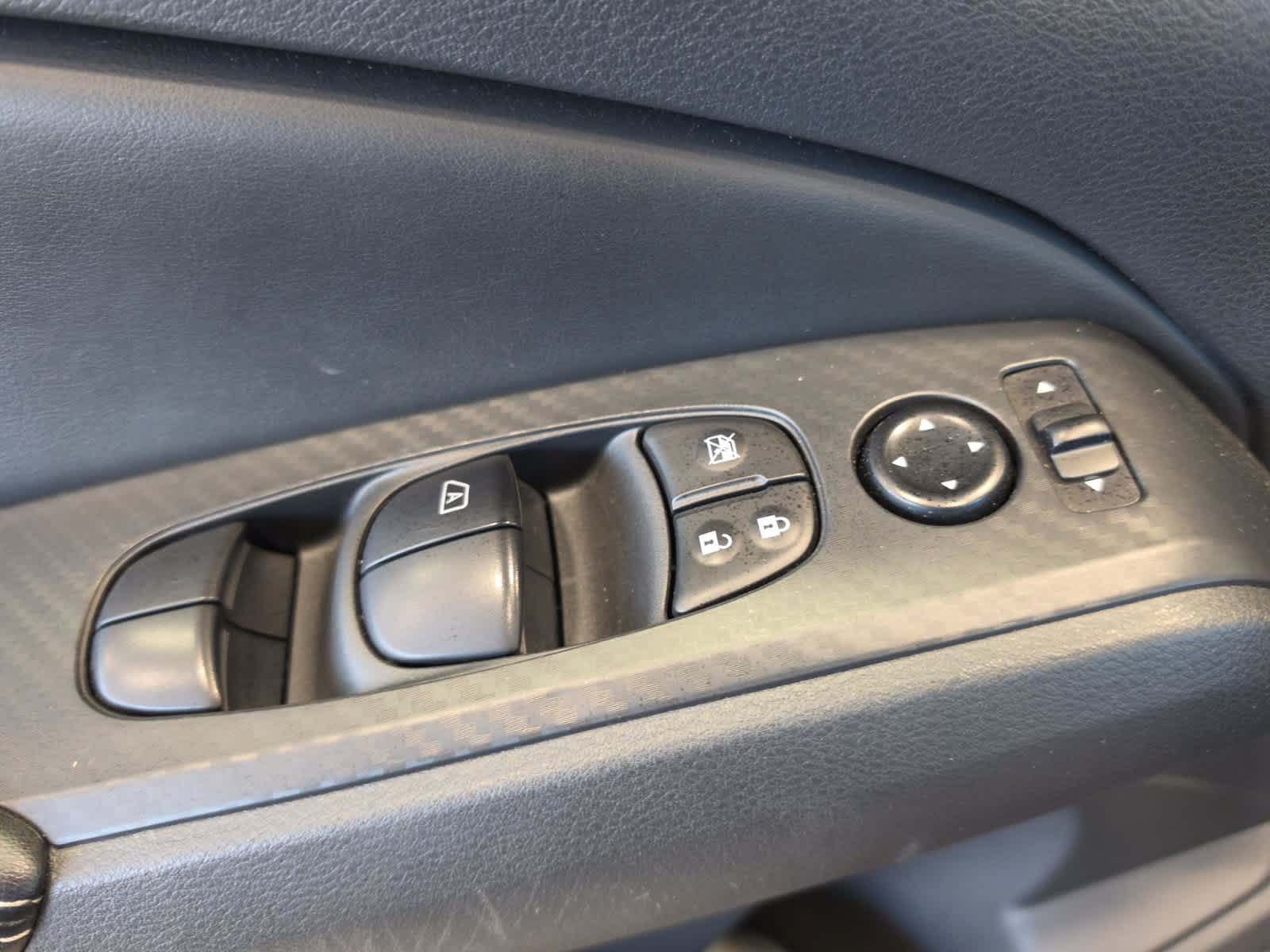 Used 2025 Nissan Altima 2.5 SV FWD image 15