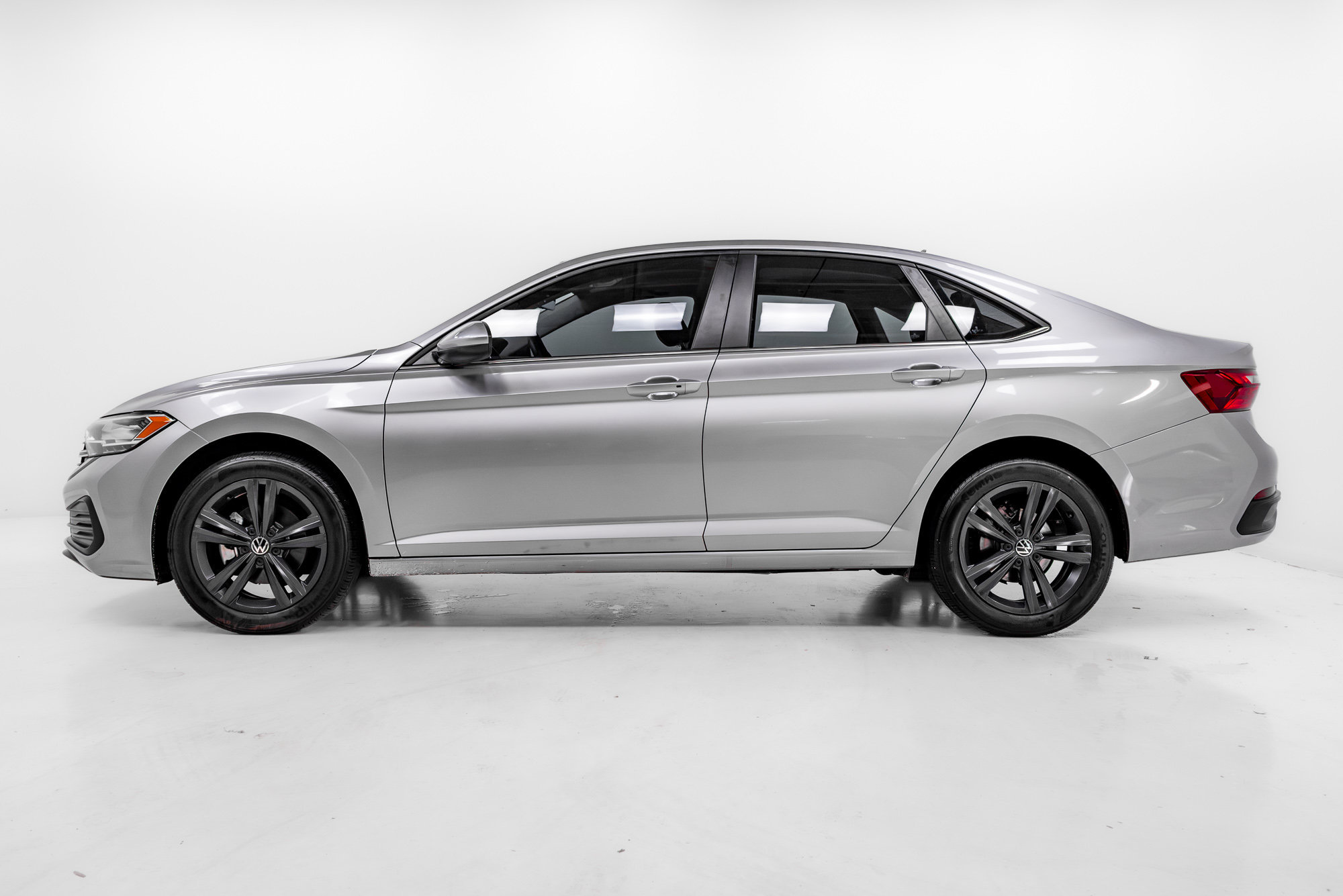 Used 2024 Volkswagen Jetta SE w/ Panoramic Sunroof Package FWD image 26