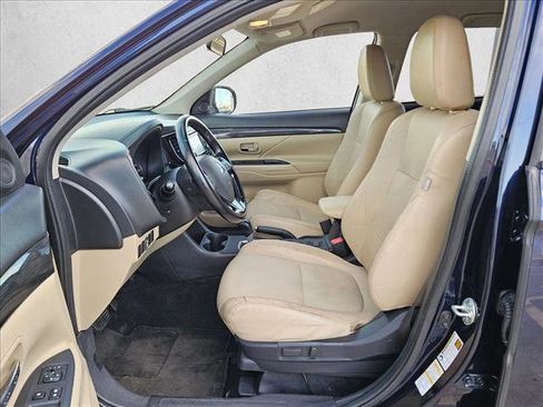 Used 2016 Mitsubishi Outlander SE image 15