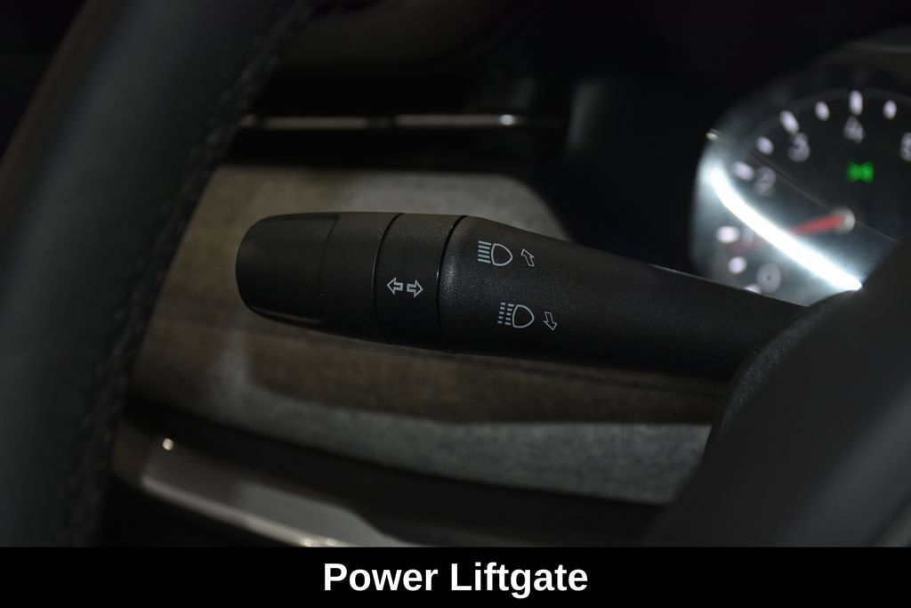 Used 2025 Jeep Compass Latitude w/ Sun & Sound Group AWD/4WD image 14