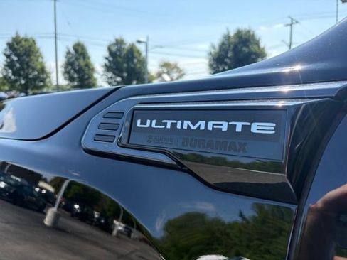 Used 2024 GMC Sierra 3500 Denali Ultimate AWD/4WD image 11