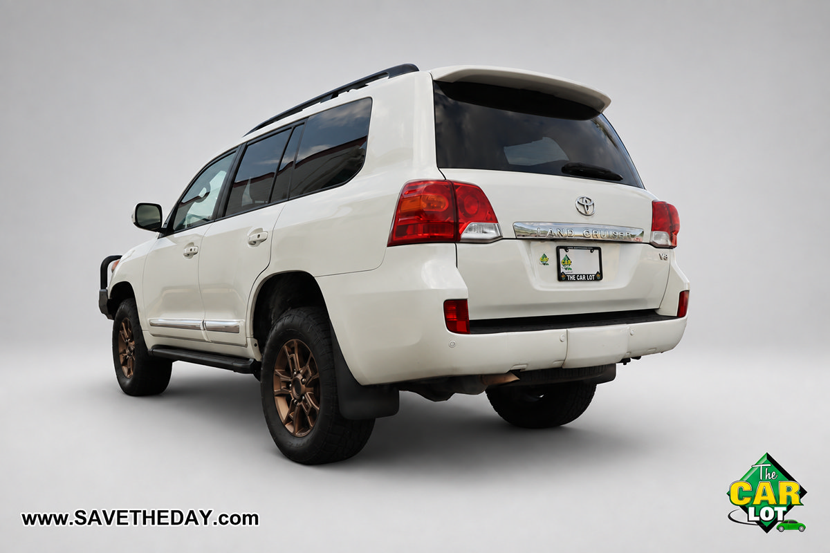 Used 2015 Toyota Land Cruiser AWD/4WD image 6
