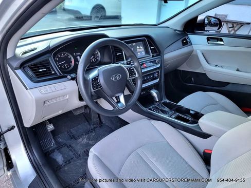 Used 2019 Hyundai Sonata SE image 2