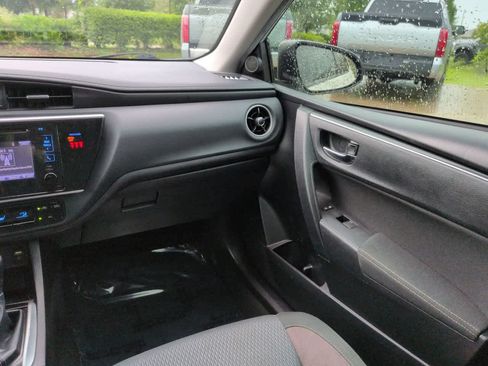 Used 2019 Toyota Corolla LE FWD image 16