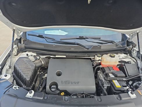 Used 2023 Chevrolet Traverse LT FWD image 30