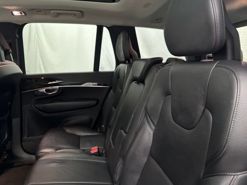Used 2017 Volvo XC90 T6 Momentum w/ Momentum Plus Package AWD/4WD image 19