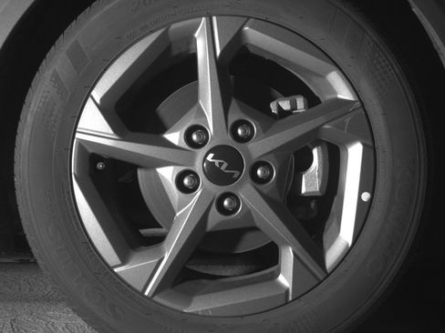 Used 2025 Kia K4 LXS image 13