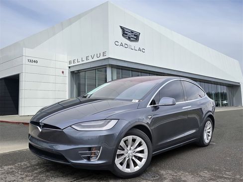 Used 2017 Tesla Model X 90D image 1