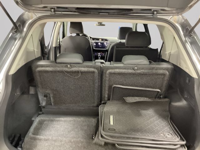 Certified 2023 Volkswagen Tiguan SE FWD image 16