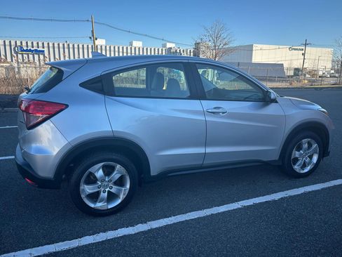 Used 2016 Honda HR-V LX image 9