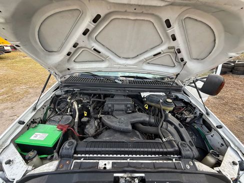 Used 2006 Ford F350 2WD Regular Cab DRW Super Duty image 9