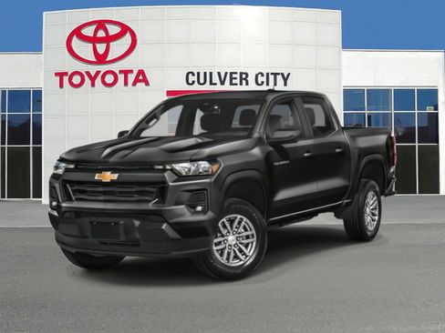 Used 2023 Chevrolet Colorado LT image 1