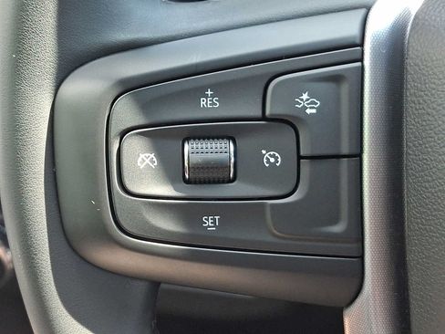 Used 2023 GMC Yukon SLE w/ Gmc Pro Safety Plus Package AWD/4WD image 24