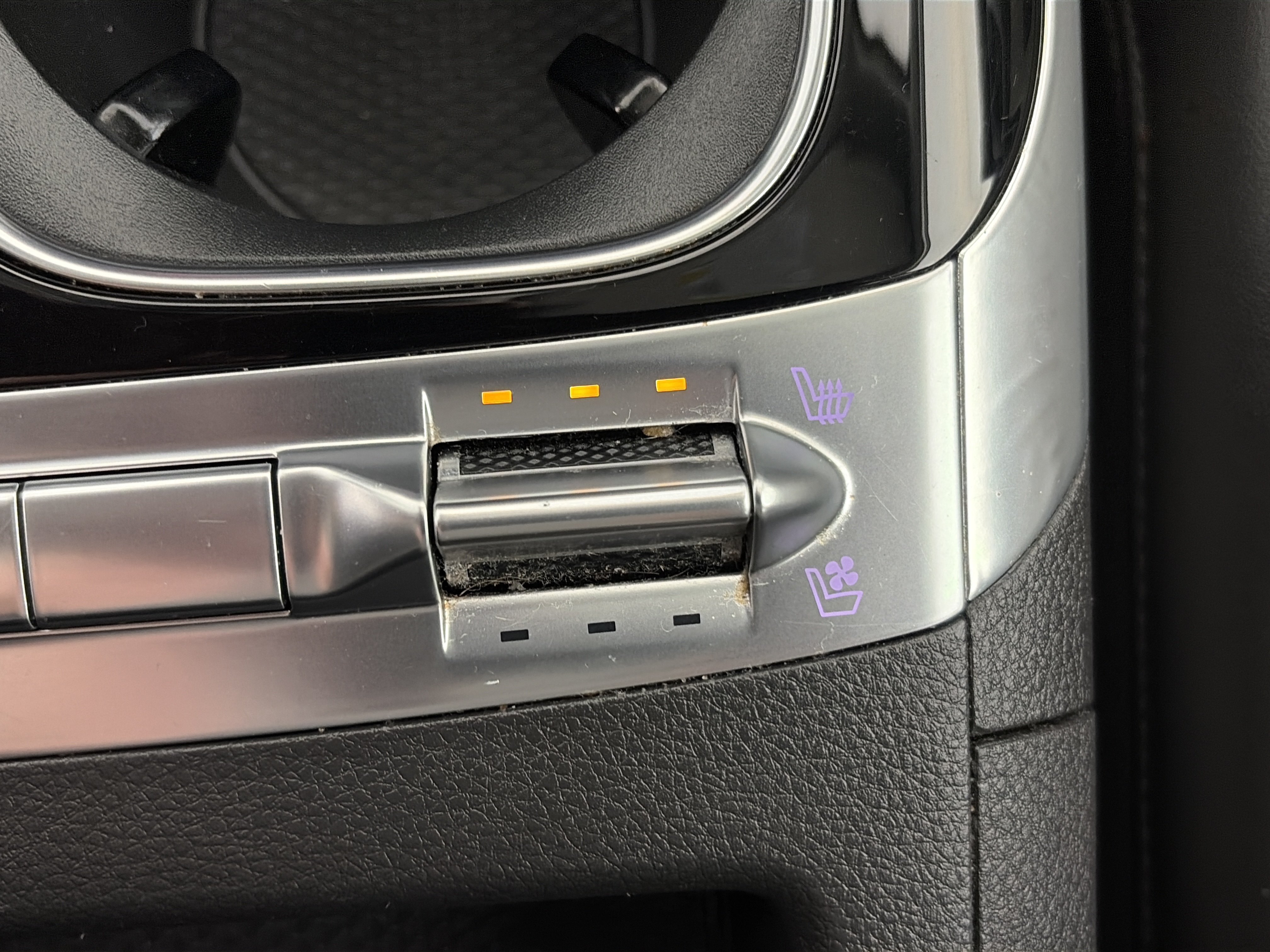 Certified 2024 Kia Carnival SX FWD image 33