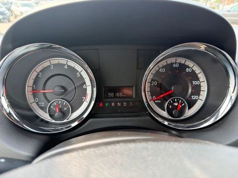Used 2018 Dodge Grand Caravan SXT FWD image 29