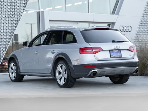 Used 2015 Audi A4 Premium Plus w/ Technology Package image 5