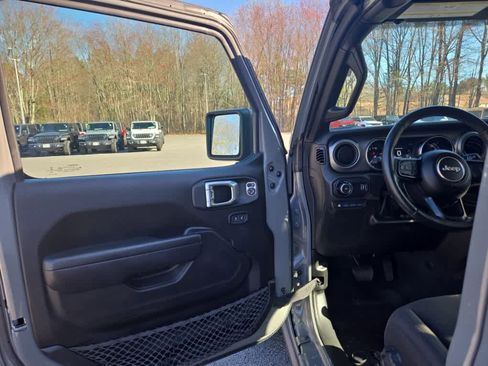 Used 2023 Jeep Wrangler Unlimited w/ Cold Weather Group AWD/4WD image 19