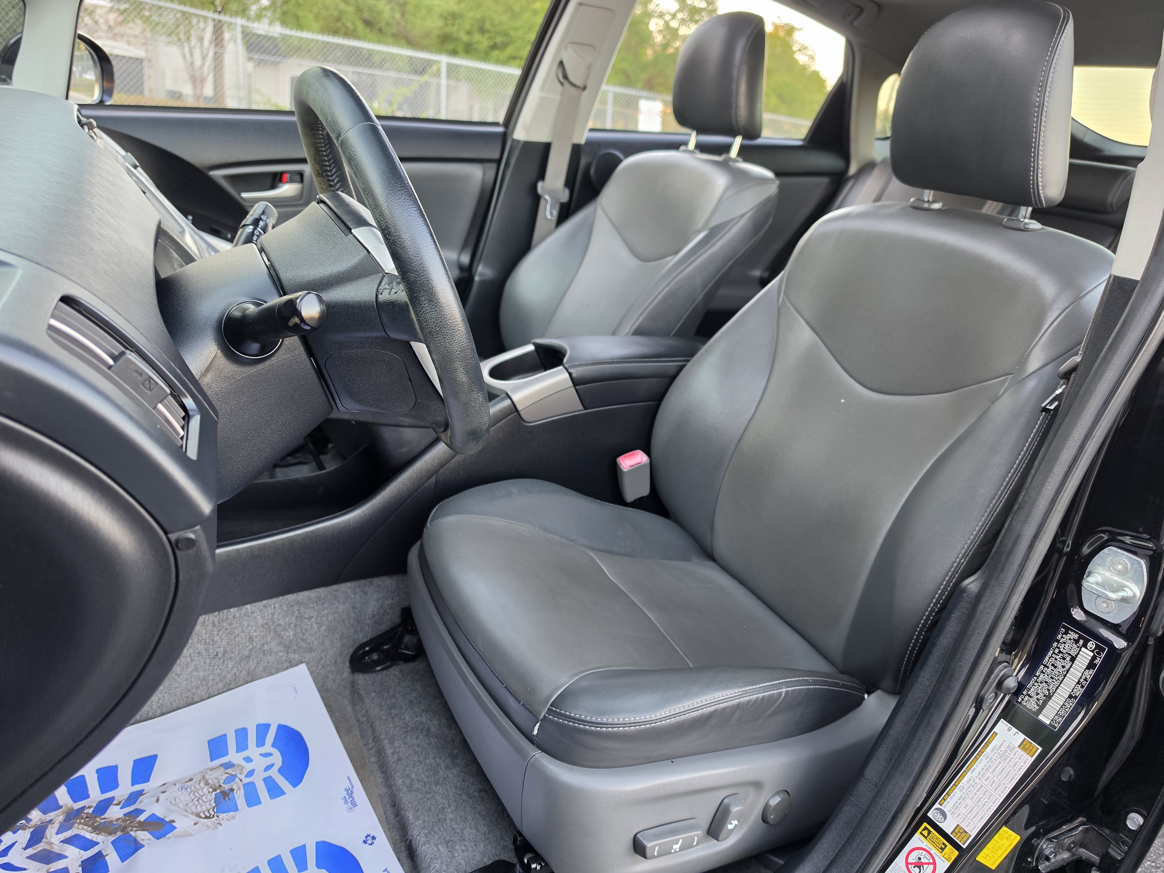 Used 2013 Toyota Prius Four w/ Deluxe Solar Roof Pkg FWD image 26