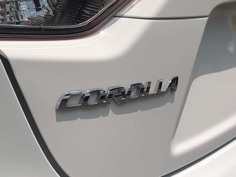 Used 2025 Toyota Corolla LE FWD image 12
